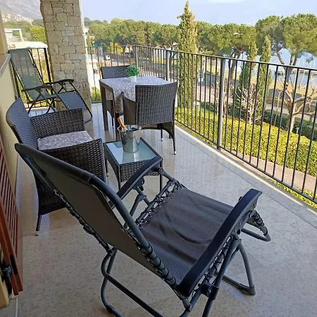 Vista Lago A * סרניקו